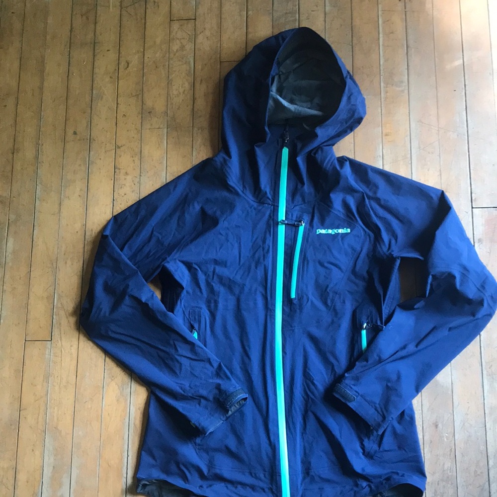 SOLD- Patagonia Women’s Rainshadow Jacket, EUC, sm